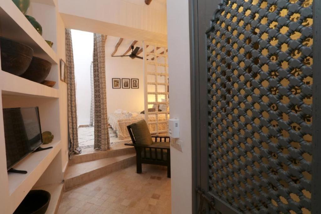 Riad 103 Medina Pool And Hammam Marrakesh Exteriör bild